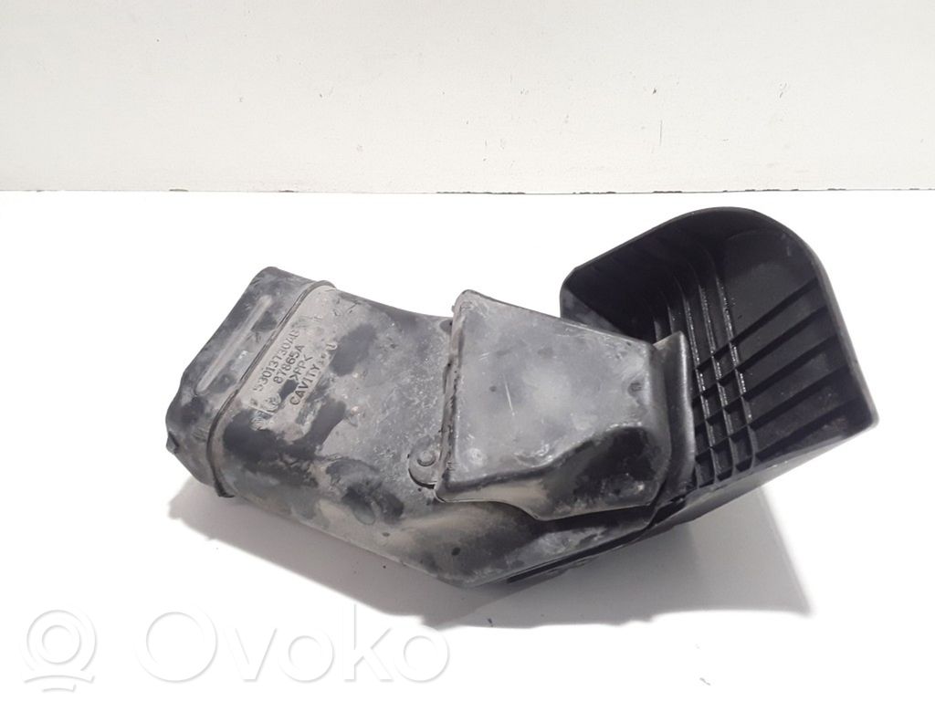 Jeep Grand Cherokee (WK) Air intake hose/pipe 