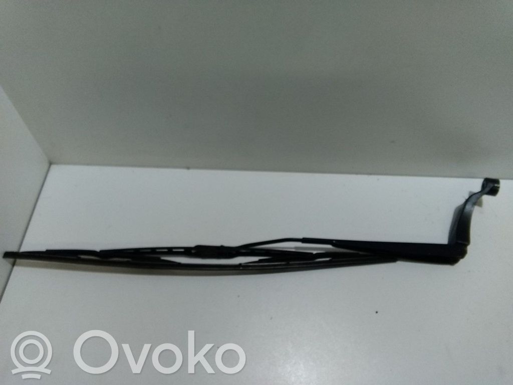Priekšējā loga tīrītājs   9Z2664LD