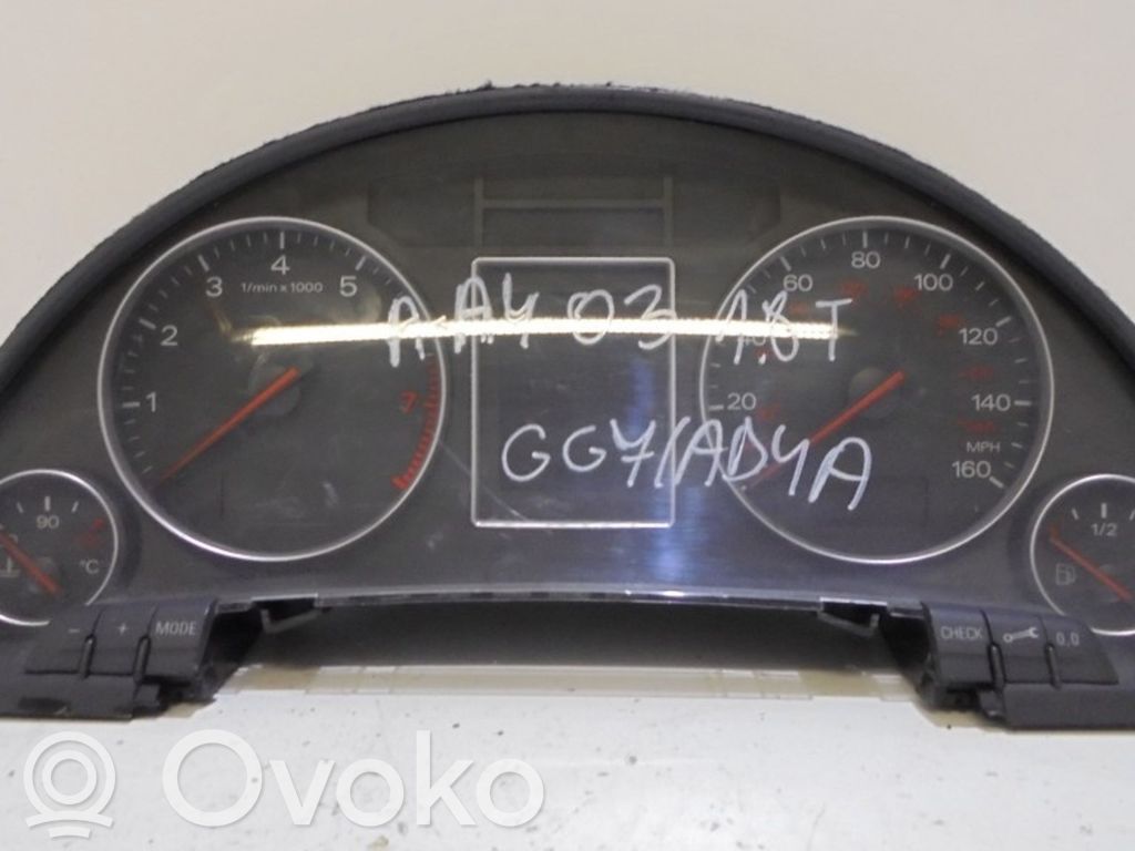 Audi A4 S4 B6 8E 8H Licznik / Prędkościomierz 