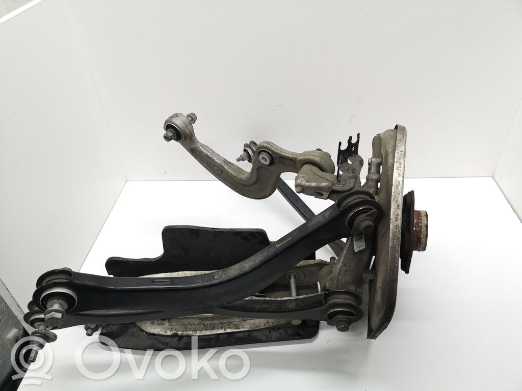 Audi A4 S4 B9 Aizmugurē riteņa rumbas vārpstas šarnīrs (stupica, capfa) 