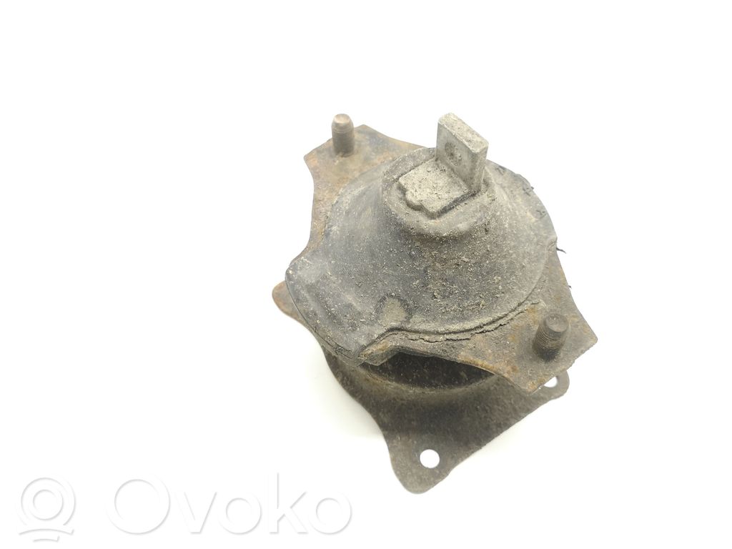 Engine mount bracket