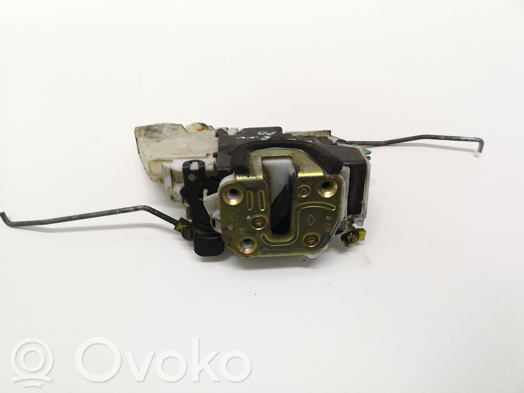 Nissan Navara D22 Front door lock 
