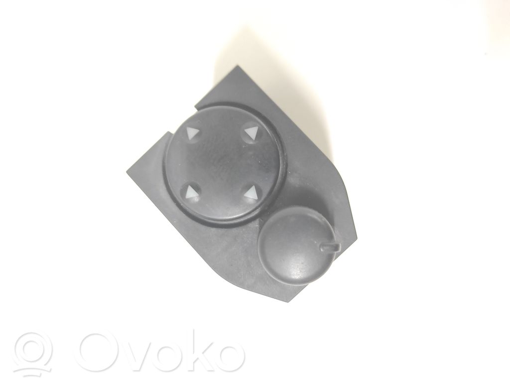Wing mirror switch   8D0959565
