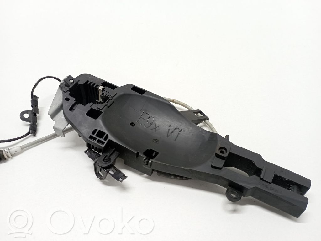 Front door exterior handle/bracket   E9XVT
