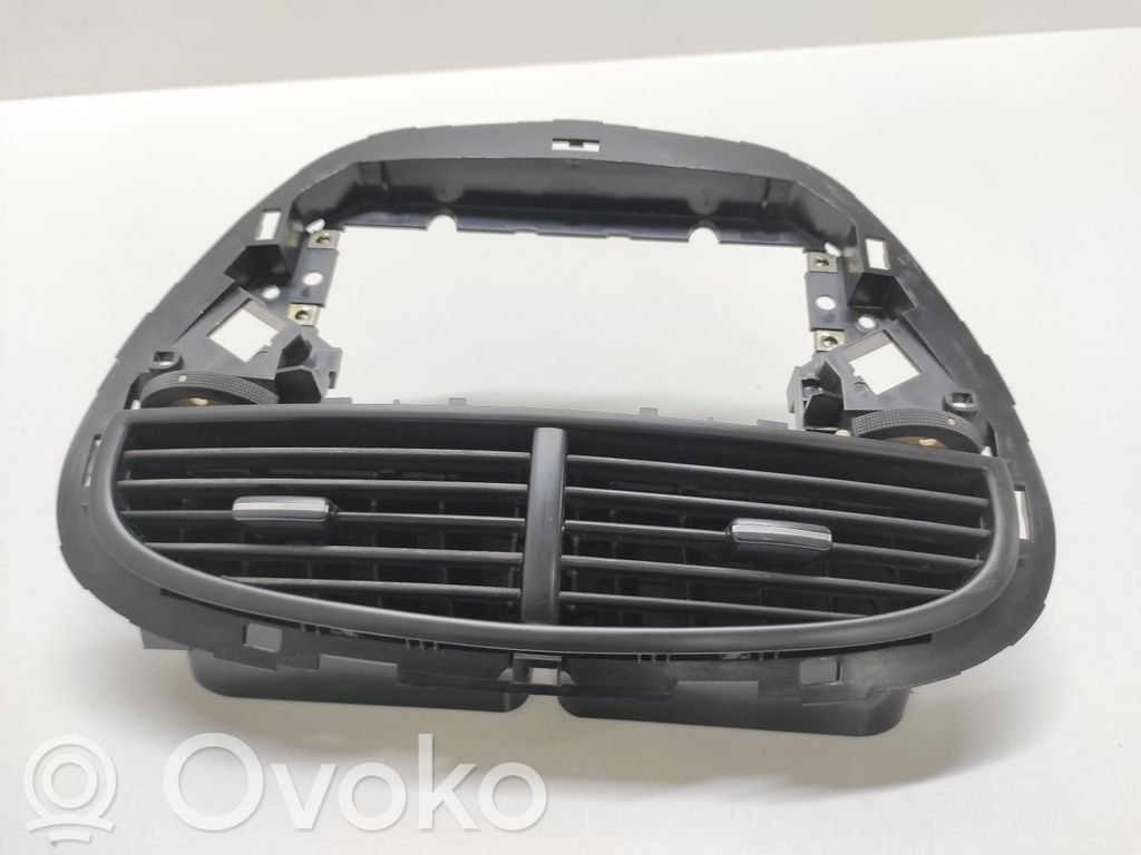 Peugeot 607 Dysze / Kratki środkowego nawiewu deski rozdzielczej 