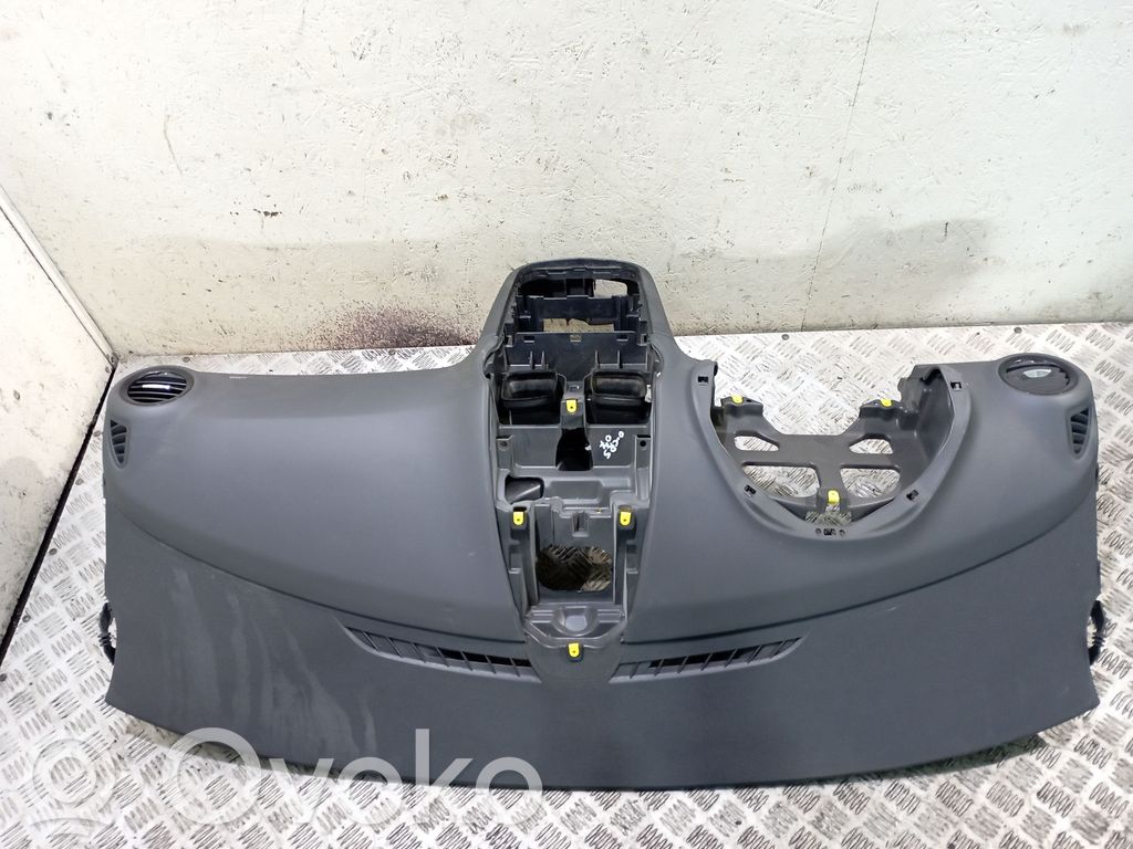 Opel Corsa D Dashboard 