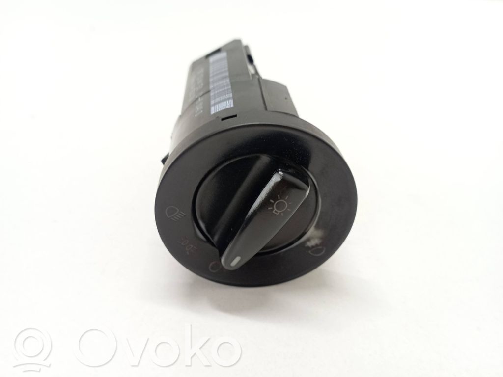 Interruptor de luz   1C0941531,04052030,C1K014000,1C094153101C,1C094153120H,1C0941531AC1A,1C0941531D,1C0941531D01C,1C0941531D20H