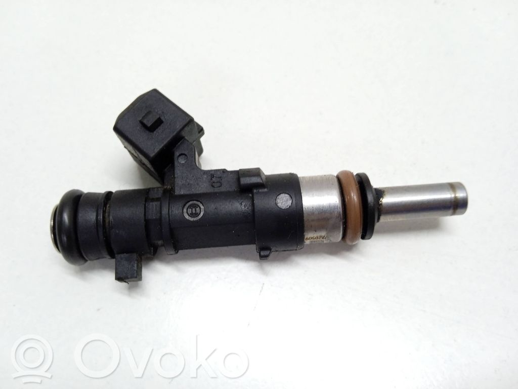 Inyector de combustible   0280158167,81675