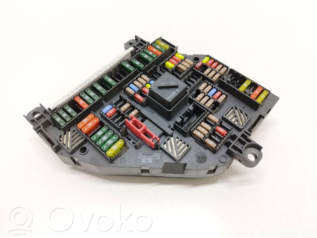 BMW 5 F10 F11 Ramka / Moduł bezpieczników 
