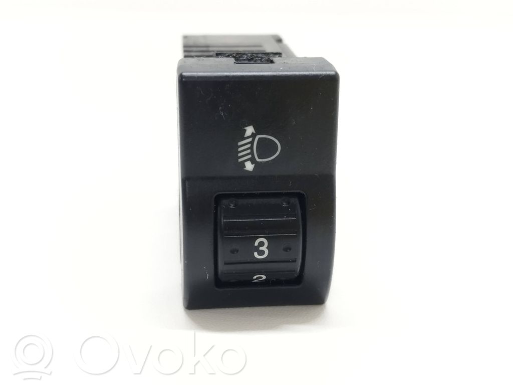 Headlight level height control switch   04057810