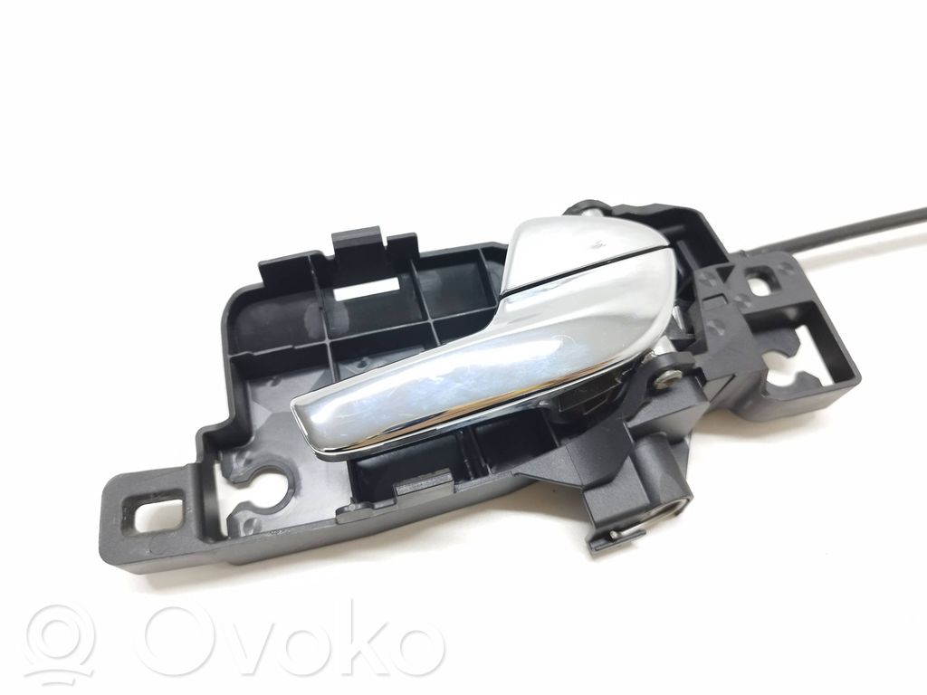 Manecilla interna puerta trasera   6M21U22600