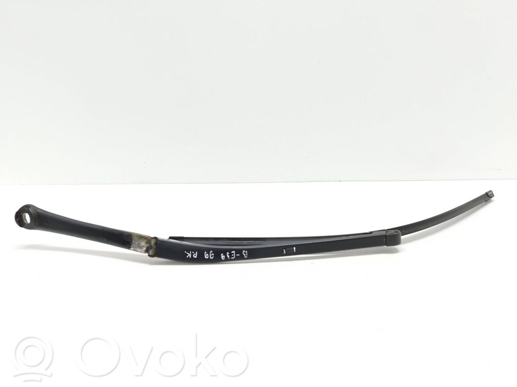 BMW 5 E39 Front wiper blade arm 