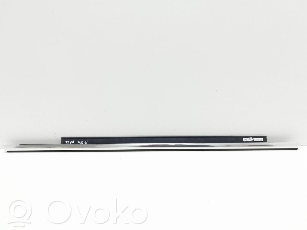 Audi Q5 SQ5 8R Listwa / Uszczelka szyby drzwi tylnych