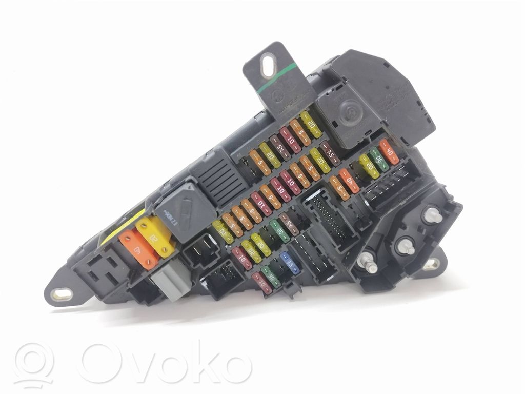 BMW 5 E60 E61 Fuse module 