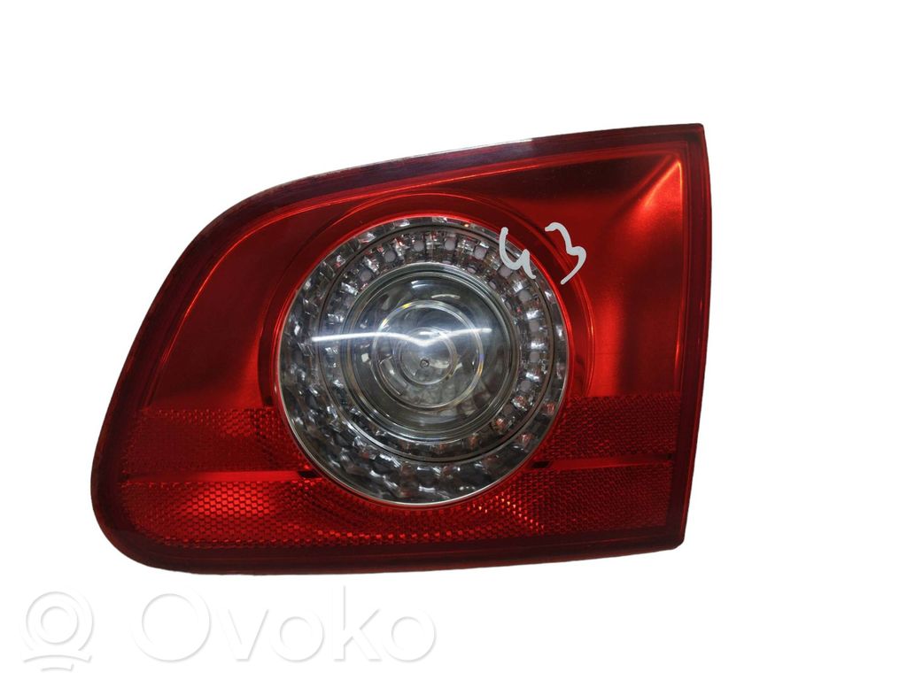 Volkswagen PASSAT B6 Luci posteriori del portellone del bagagliaio
