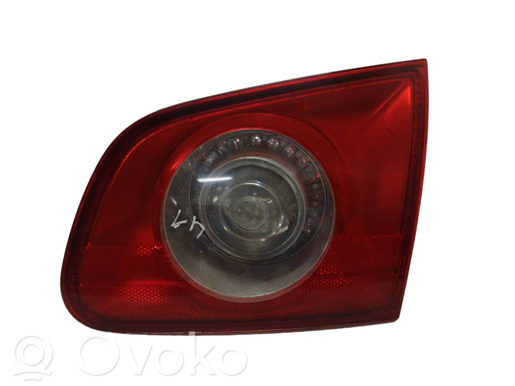 Volkswagen PASSAT B6 Luci posteriori del portellone del bagagliaio