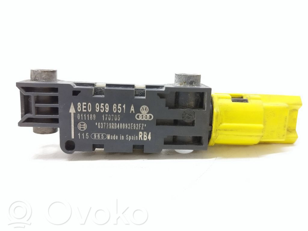Audi A4 S4 B7 8E 8H Airbagsensor Crashsensor Drucksensor 