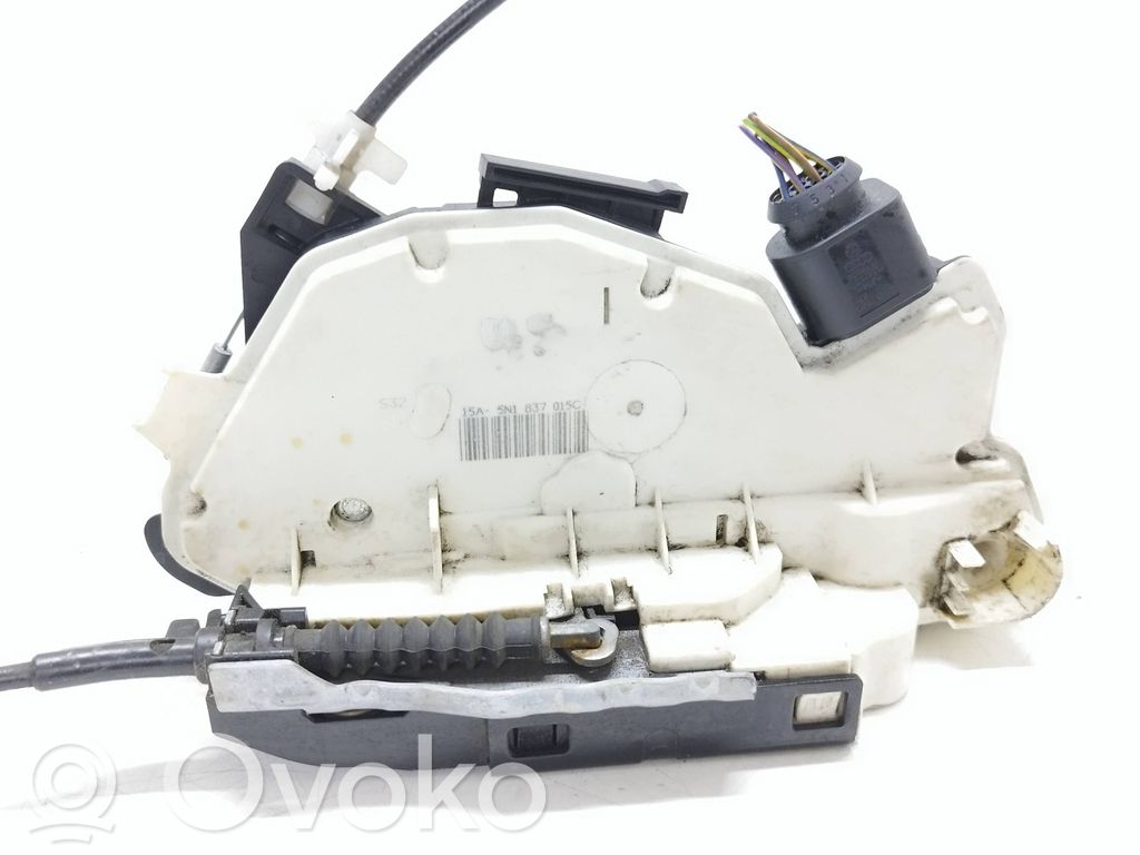 Skoda Fabia Mk2 (5J) Front door lock 