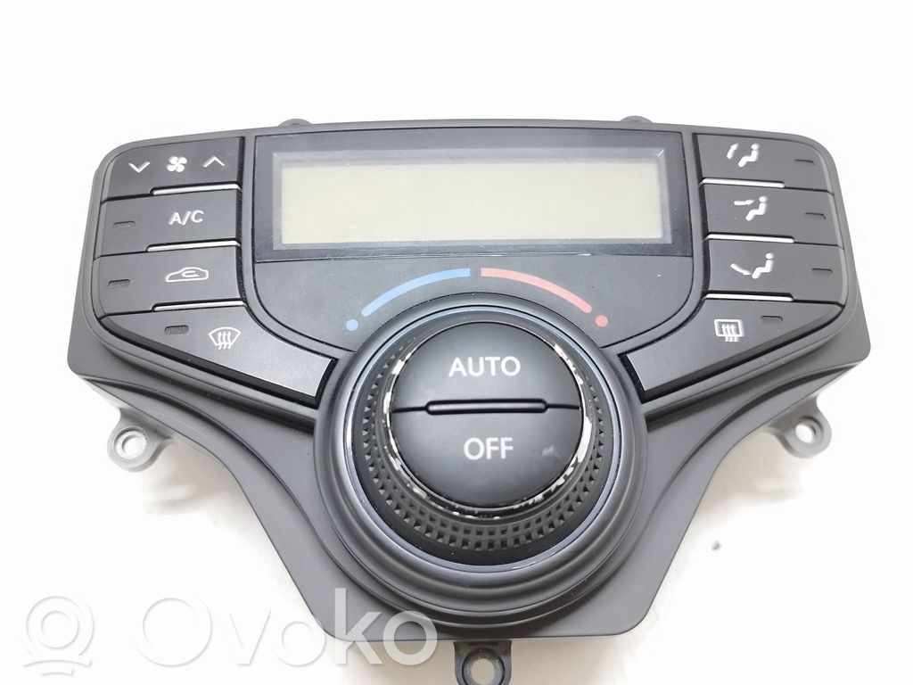 Hyundai i30 Climate control unit 