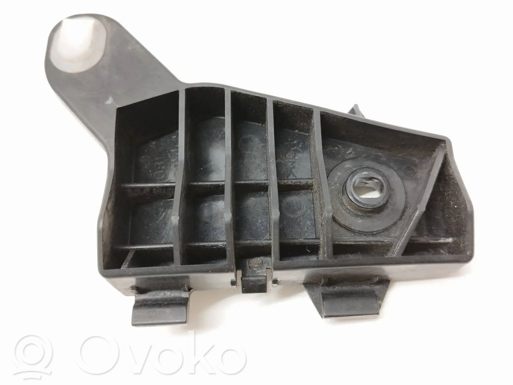 Lexus RX 330 - 350 - 400H Soporte de montaje del parachoques trasero
