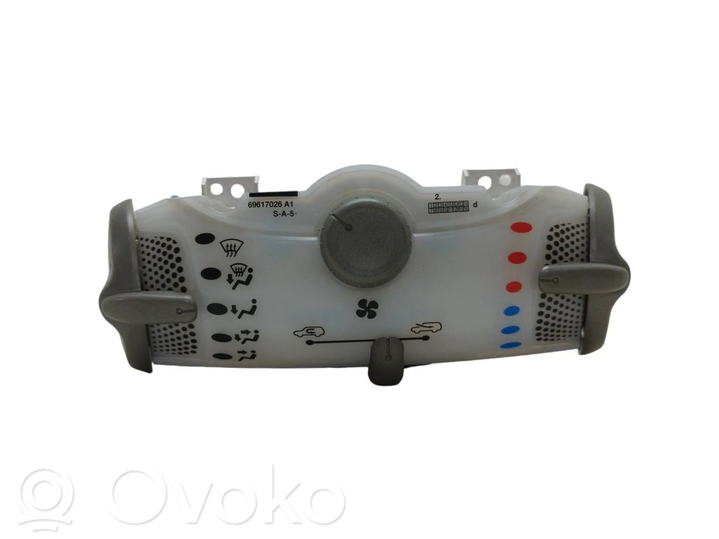 Peugeot 107 Climate control unit 