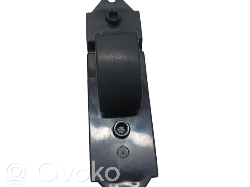 Mitsubishi Colt Electric window control switch 