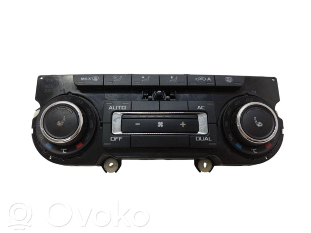 Skoda Octavia Mk2 (1Z) Panel klimatyzacji 