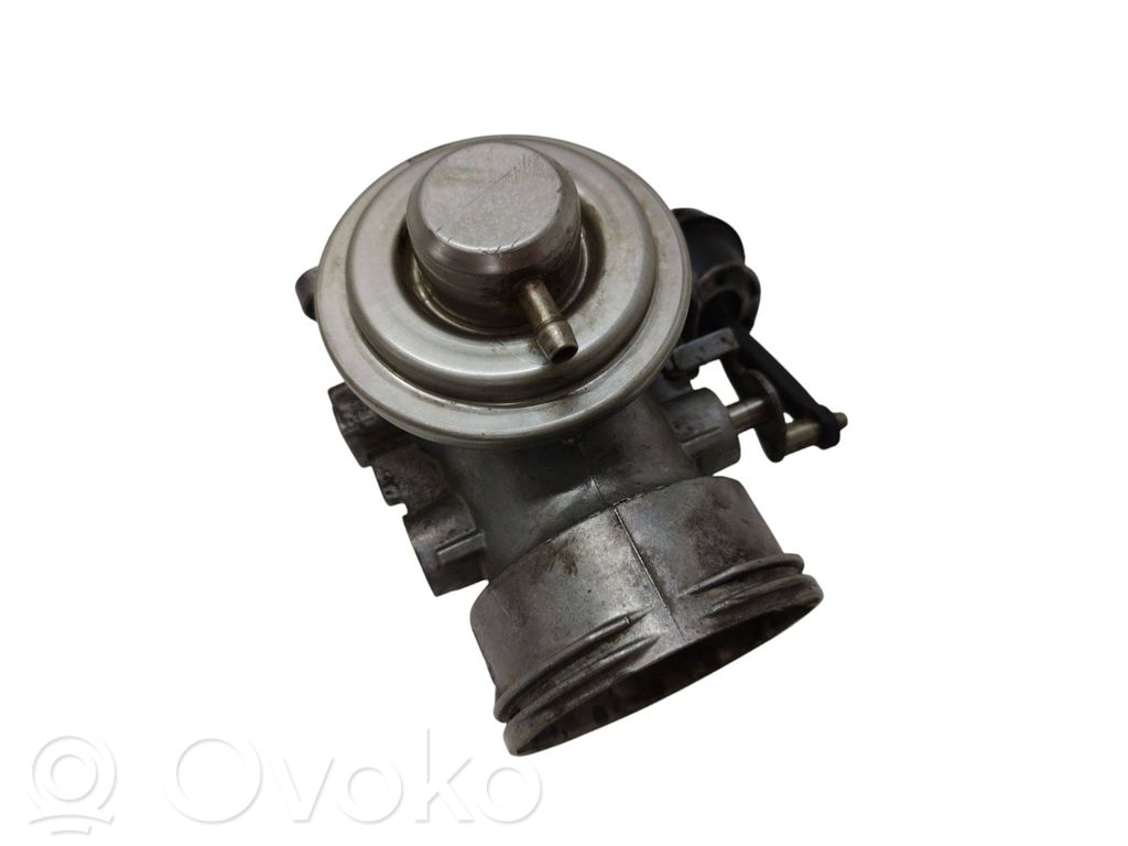 Audi A4 S4 B6 8E 8H EGR-venttiili 