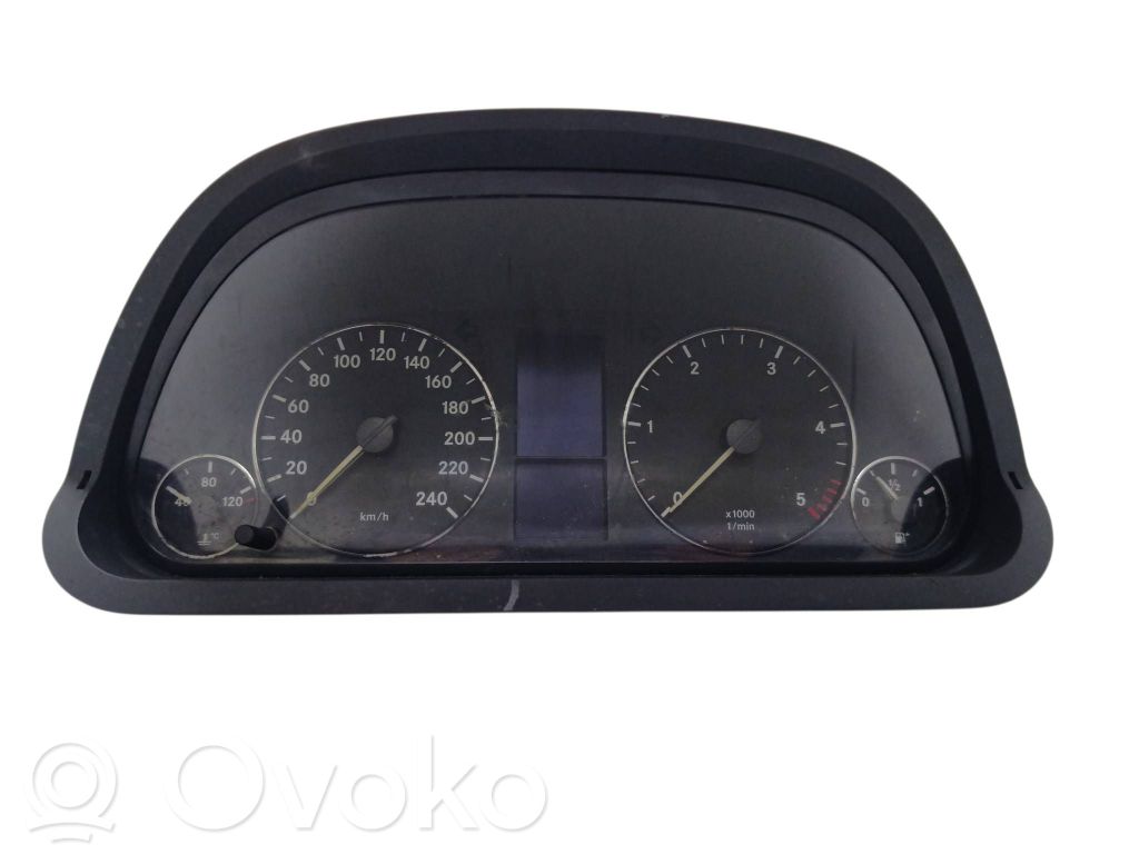 Mercedes-Benz A W169 Vitezometru (grup de instrumente) 