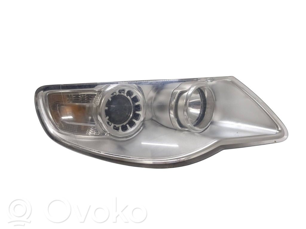 Volkswagen Touareg I Lampa przednia 