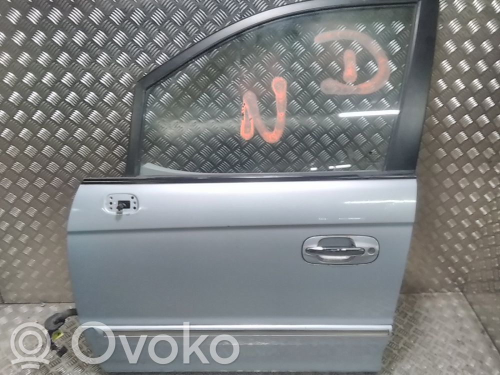 Hyundai Trajet Puerta delantera 