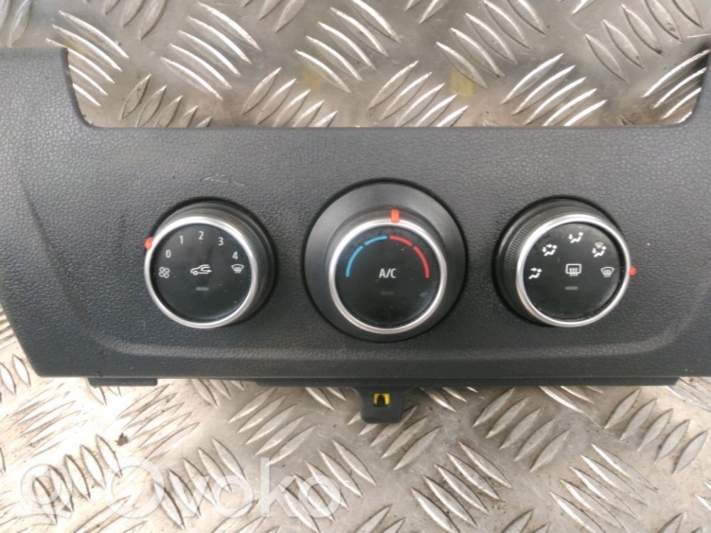 Opel Movano B Climate control unit 
