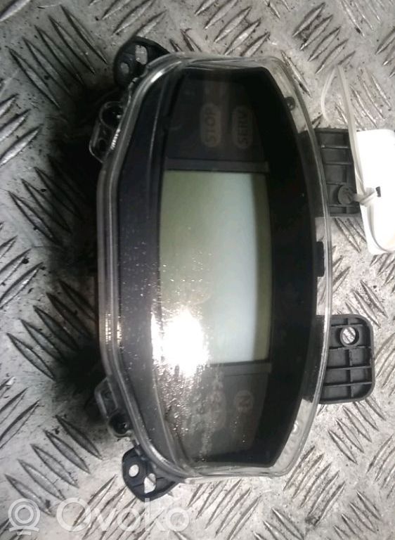 Renault Twizy Geschwindigkeitsmesser Cockpit 