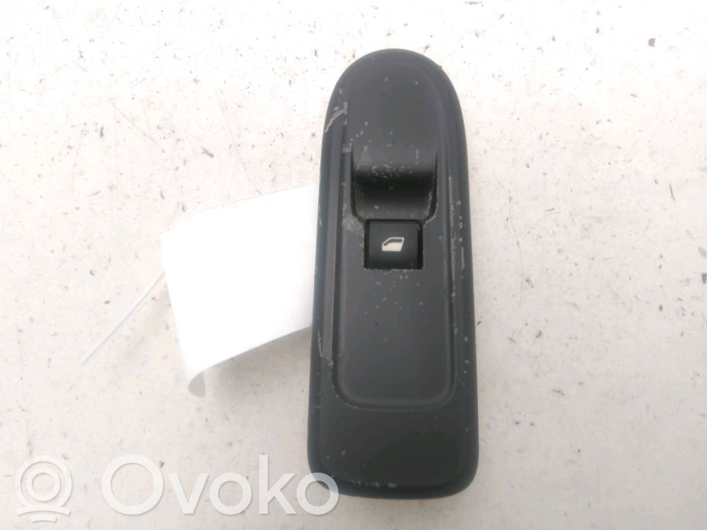 Electric window control switch   6490C6,96661102XT