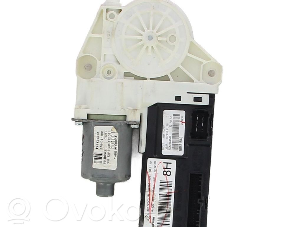 Motor del regulador de la ventanilla de la puerta delantera