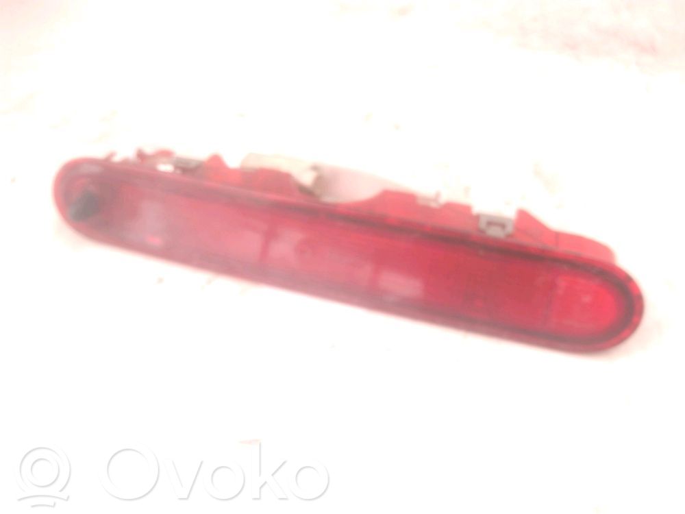 Kolmas/lisäjarruvalo   8200439498