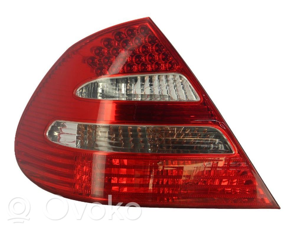 Mercedes-Benz E W211 Feux arrière / postérieurs 