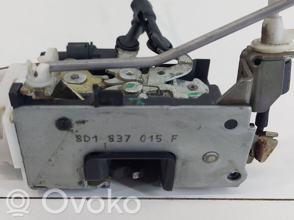 Audi A4 S4 B5 8D Priekinė durų spyna 