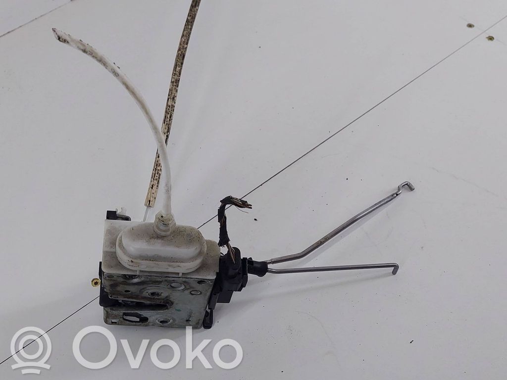 Audi A4 S4 B5 8D Front door lock 