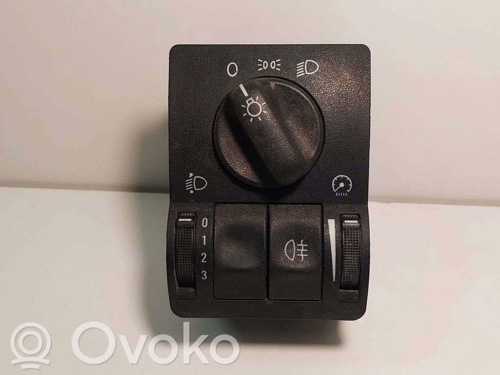 Opel Astra G Light switch 