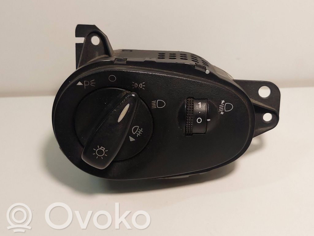 Ford Focus Light switch 