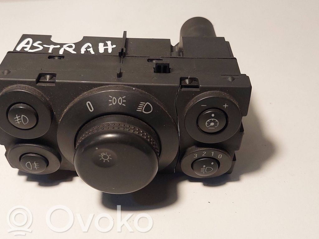 Opel Astra H Interrupteur d’éclairage 