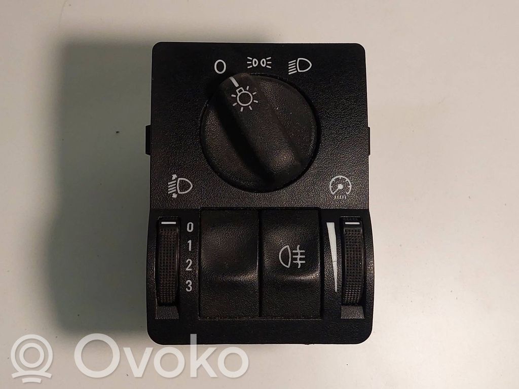Opel Astra G Light switch 