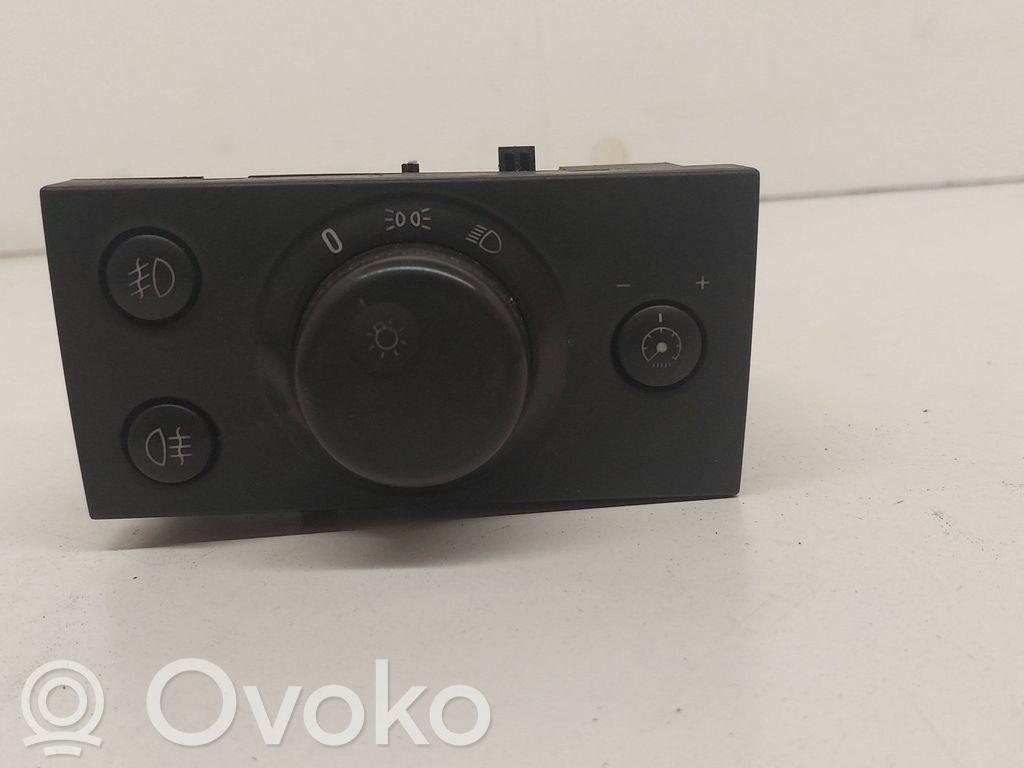Light switch   9185891,0320,2192,LK04060030