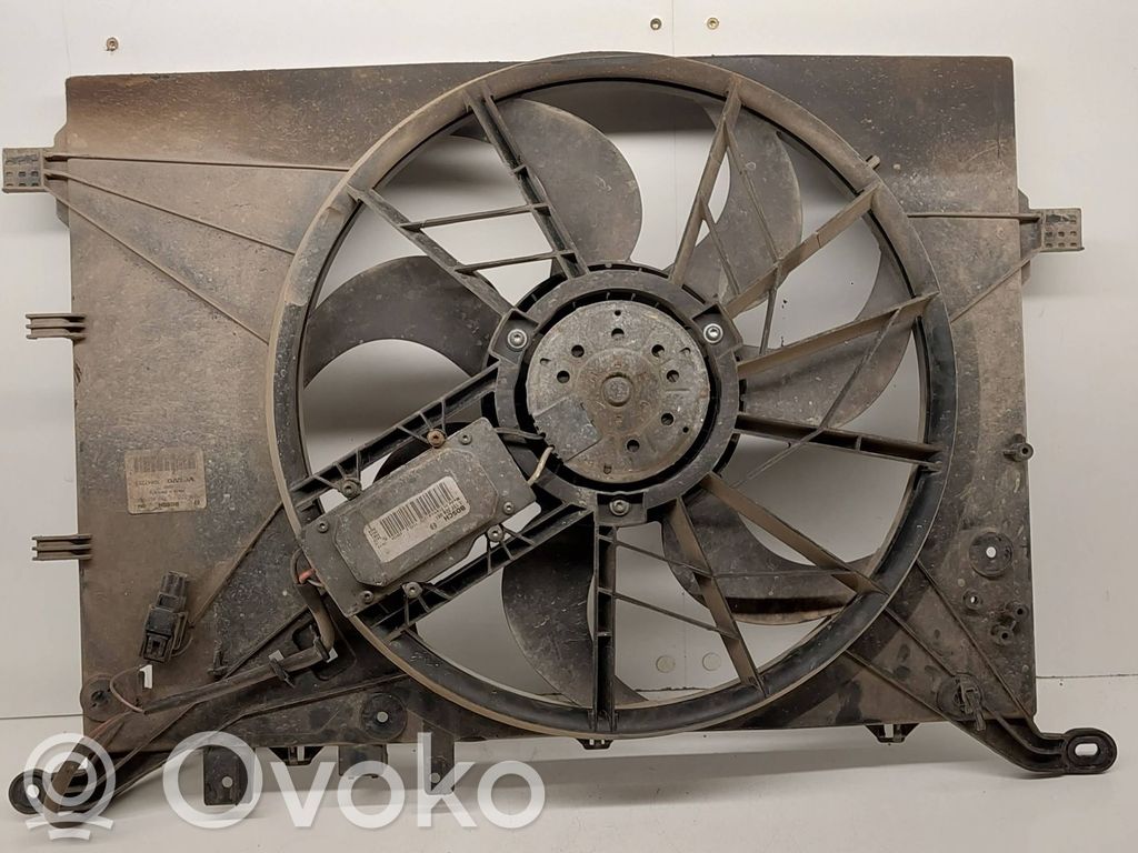 Volvo V70 Jäähdyttimen jäähdytinpuhallin 
