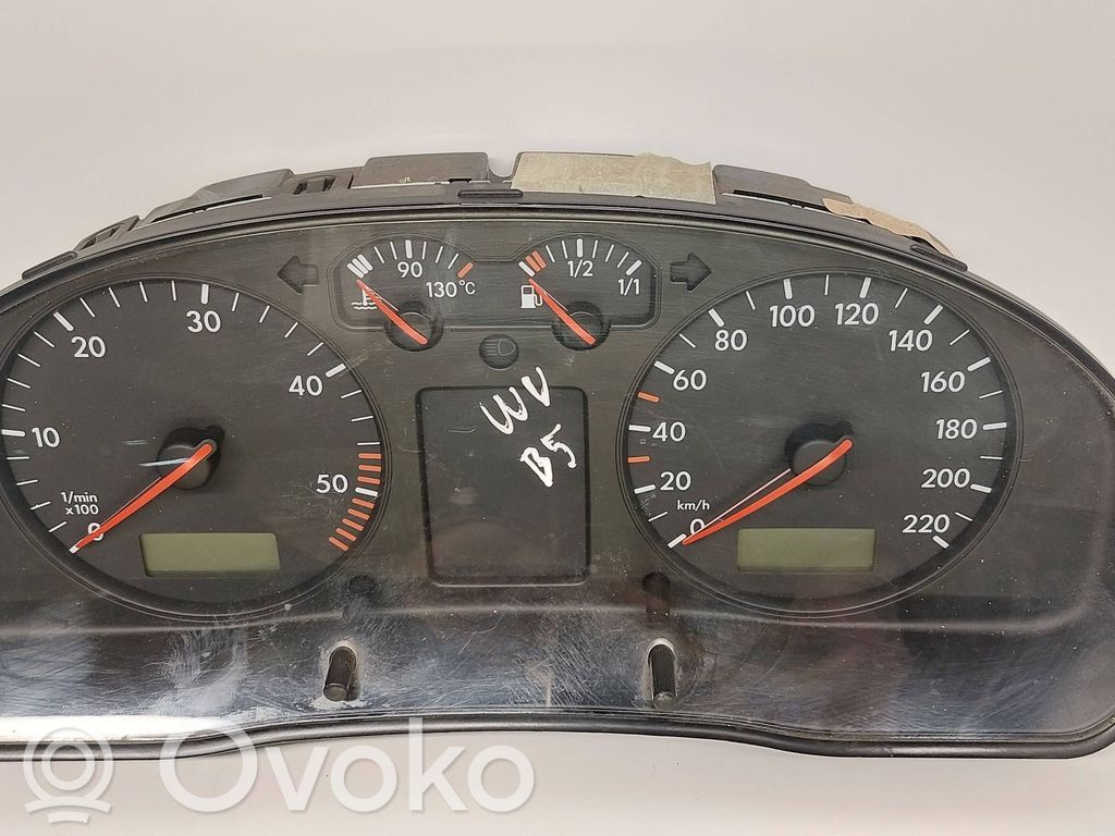 Volkswagen PASSAT B5 Speedometer (instrument cluster) 