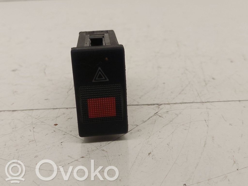 Audi A4 S4 B5 8D Botón interruptor de luz de peligro 