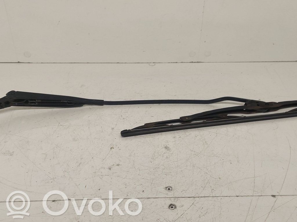 Audi A4 S4 B5 8D Ramię wycieraczki szyby przedniej / czołowej 