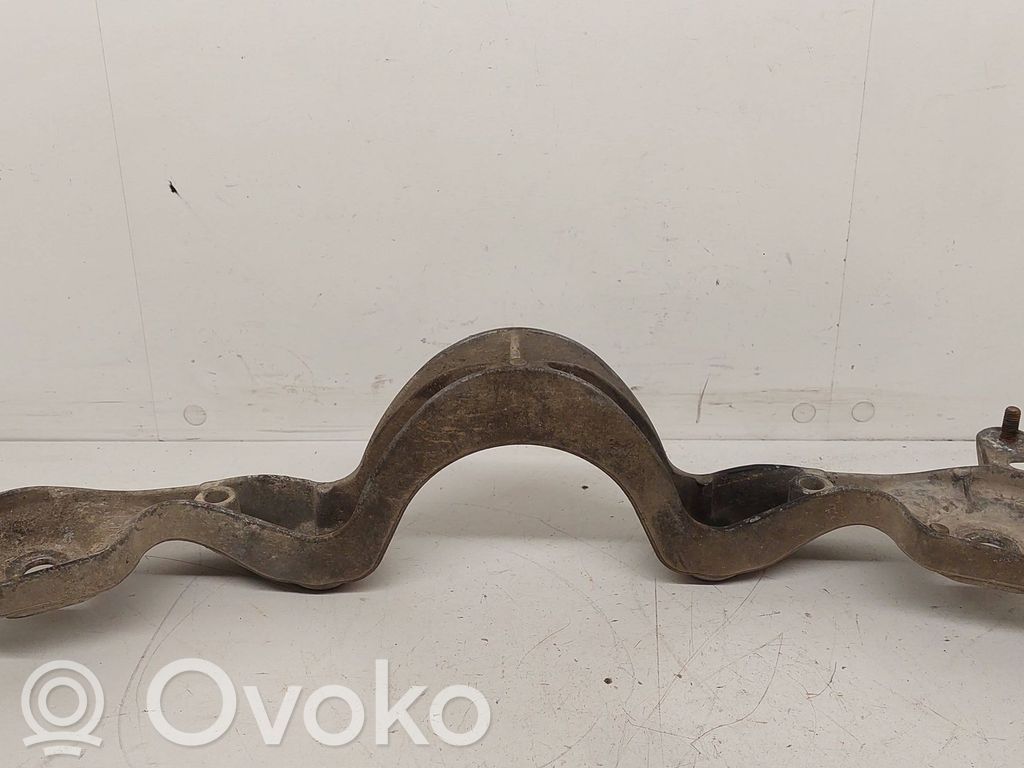 Rear differential/diff mount bracket   1095990