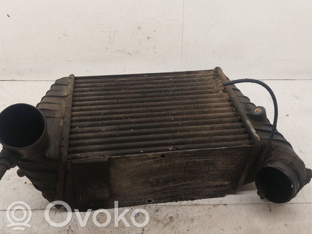 Audi A6 S6 C4 4A Interkūlerio radiatorius 